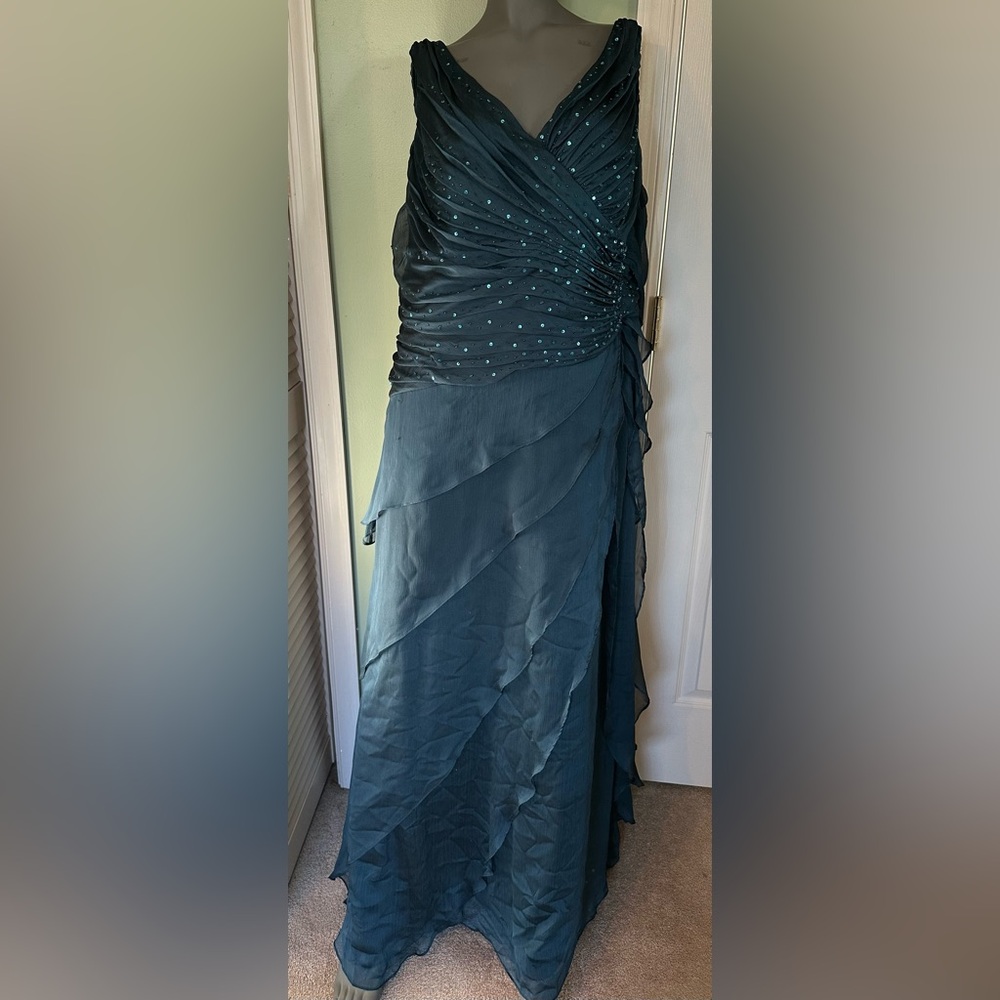 Ignite Evenings Dress Women’s Size 16/18 Dark Teal Sparkly Ruffle Sleeveless
